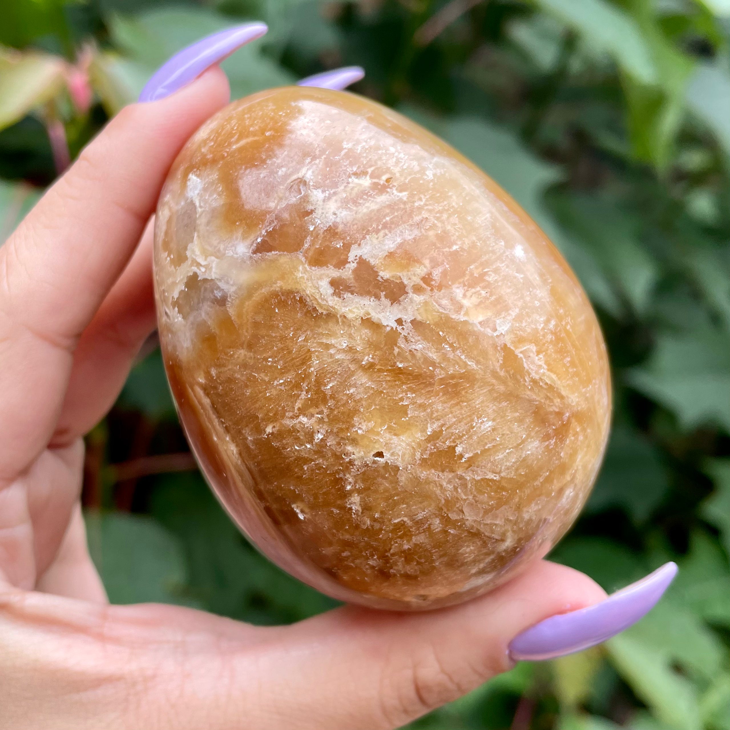 Huevos de calcita miel